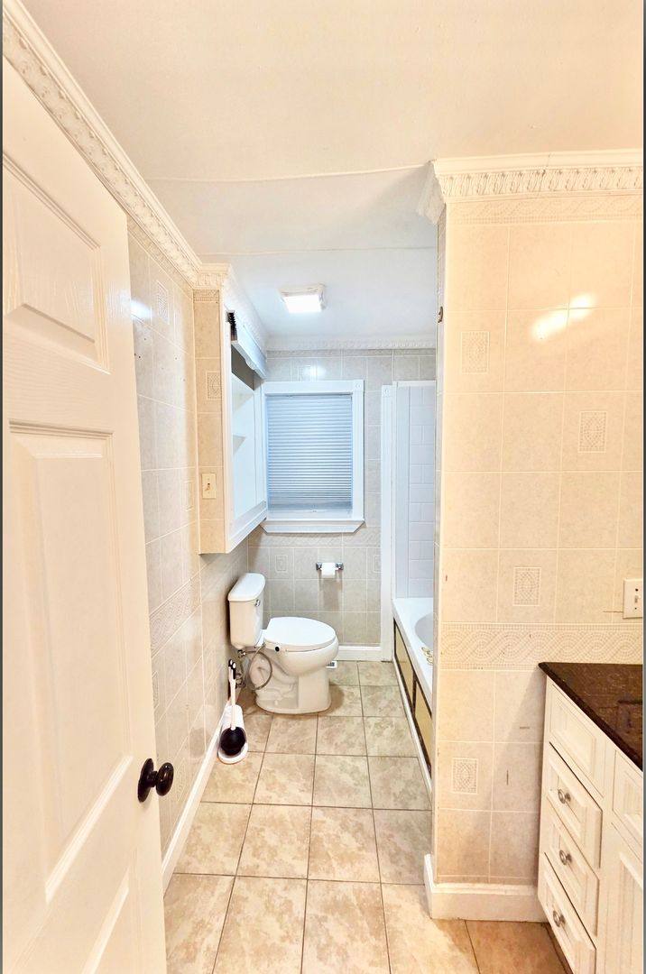 House for rent at 204 S Pierce Rd, East Greenwich, RI 02818