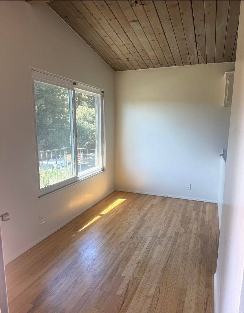Apartment for rent at 19 Oak St, Santa Barbara, CA 93103