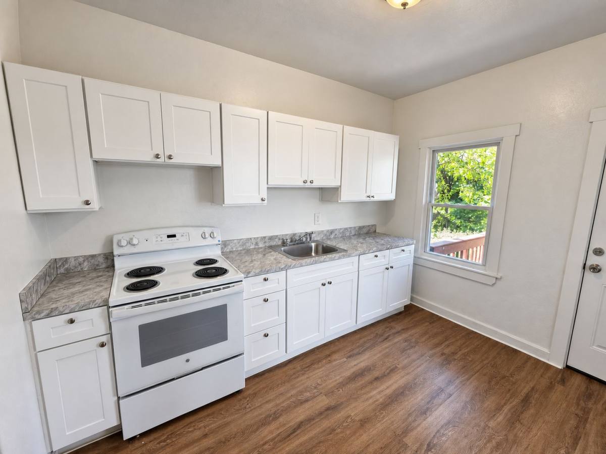 Townhouse for rent at 803 Anchorage St, Wilmington, DE 19805