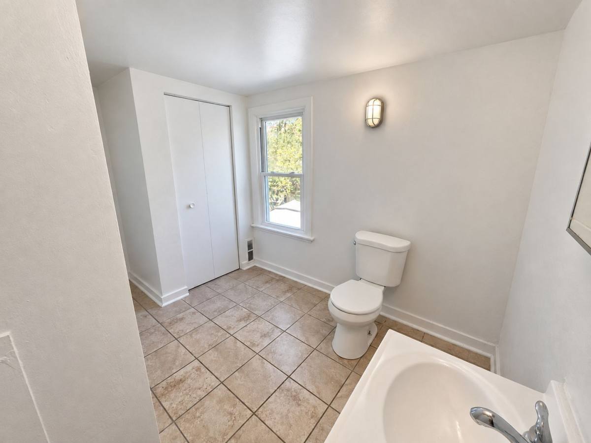 Townhouse for rent at 803 Anchorage St, Wilmington, DE 19805