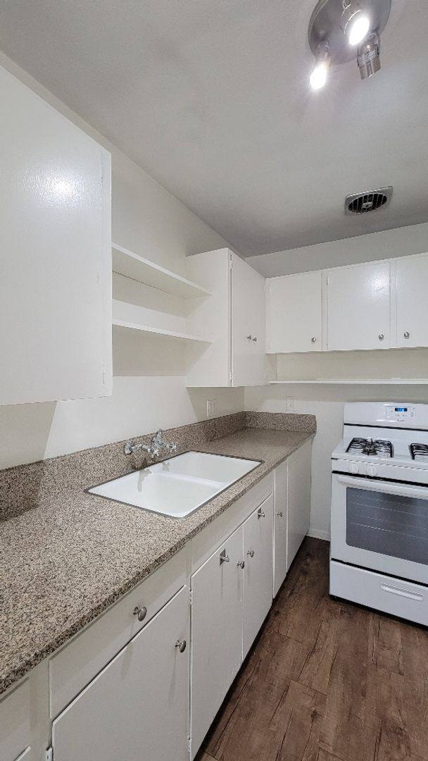 Apartment for rent at 124 Wunion Ave, Fullerton, CA 92832