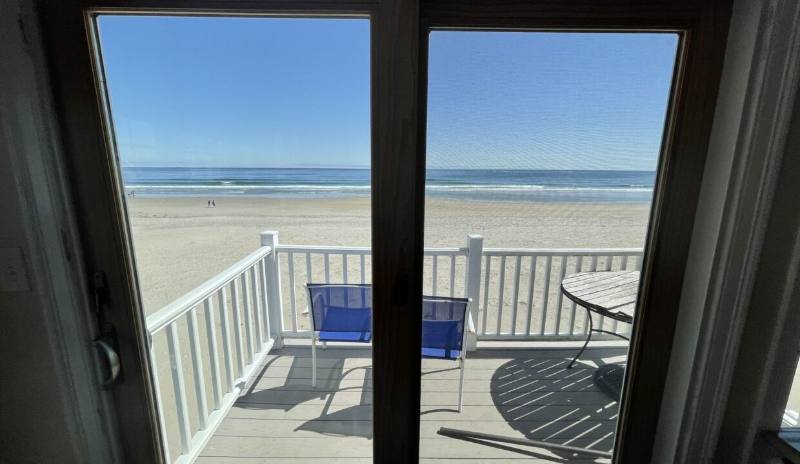 Apartment for rent at 11 Bradford Ave #UPSTAIRS, Hampton, NH 03842