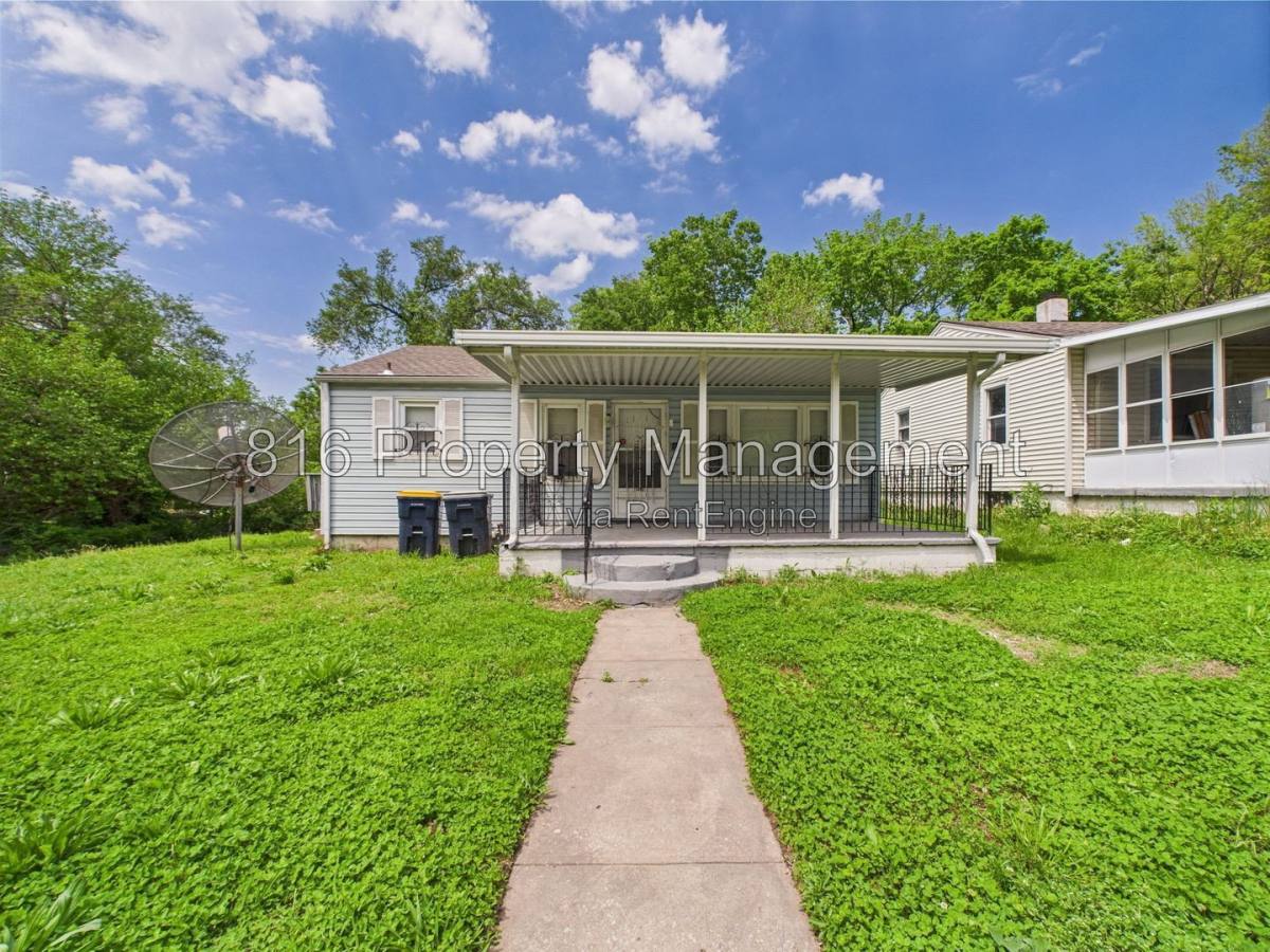 House for rent at 3354 Jackson Ave, Kansas City, MO 64128