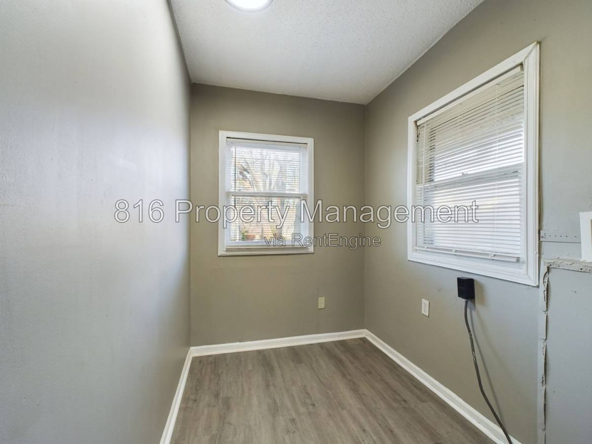 House for rent at 5912 Paseo Blvd, Kansas City, MO 64131