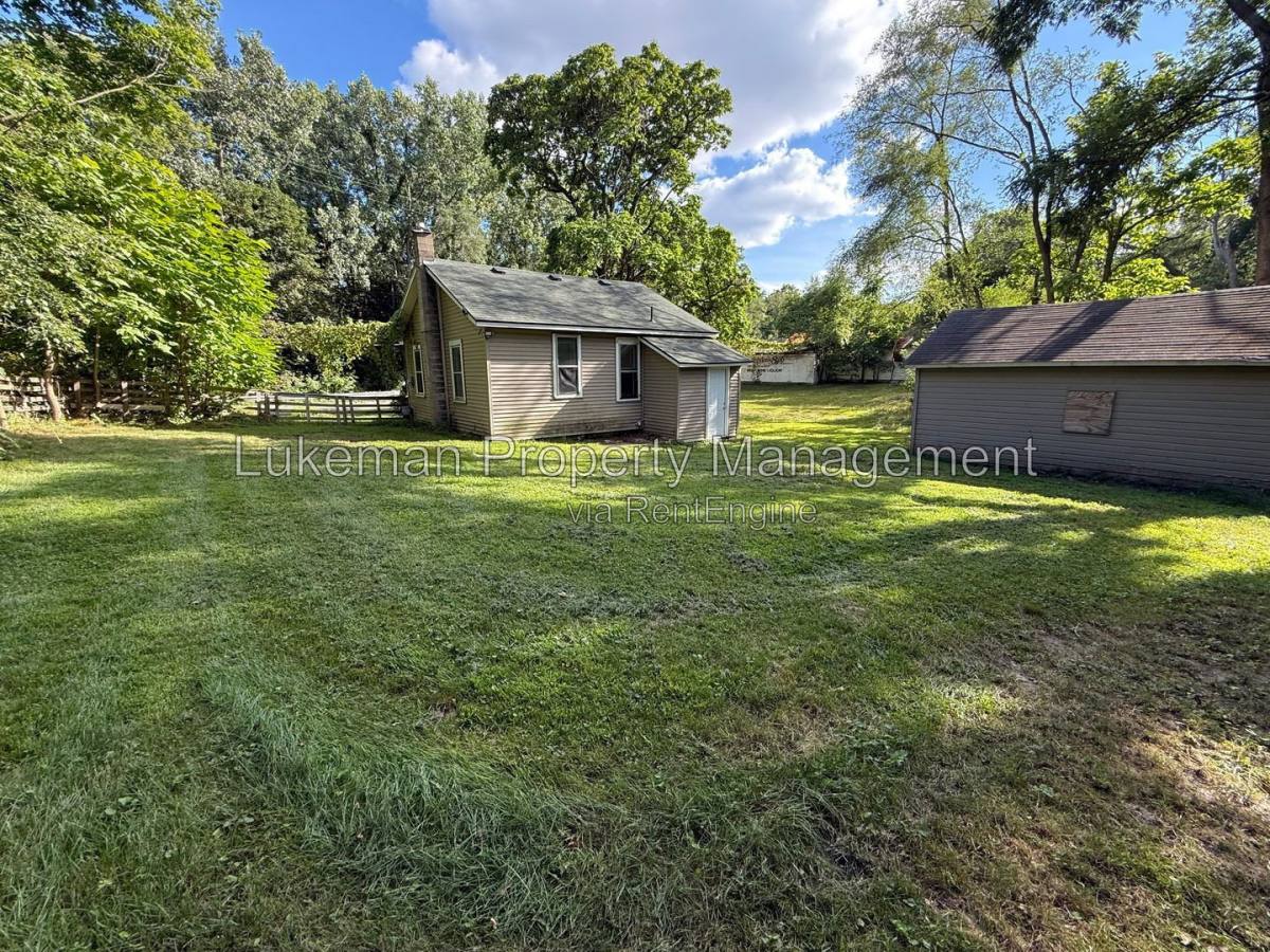House for rent at 2301 Mount Olivet Rd, Kalamazoo, MI 49004