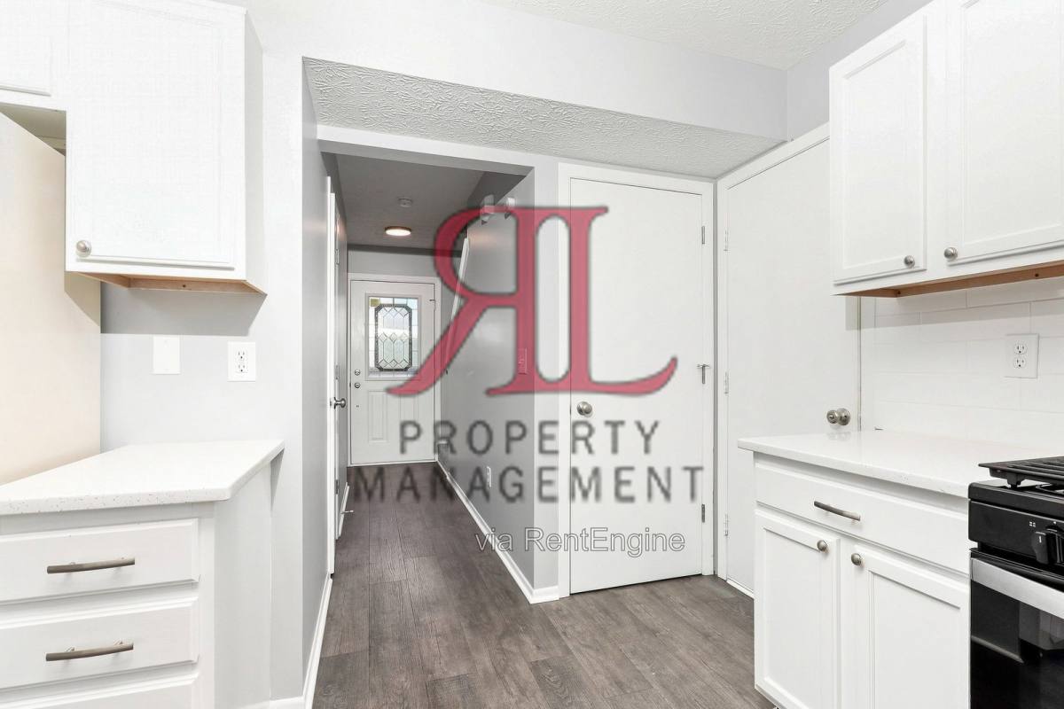 Apartment for rent at 900 Robmeyer Dr, Columbus, OH 43207