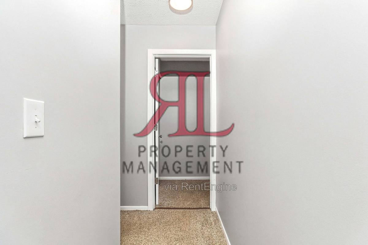 Apartment for rent at 900 Robmeyer Dr, Columbus, OH 43207