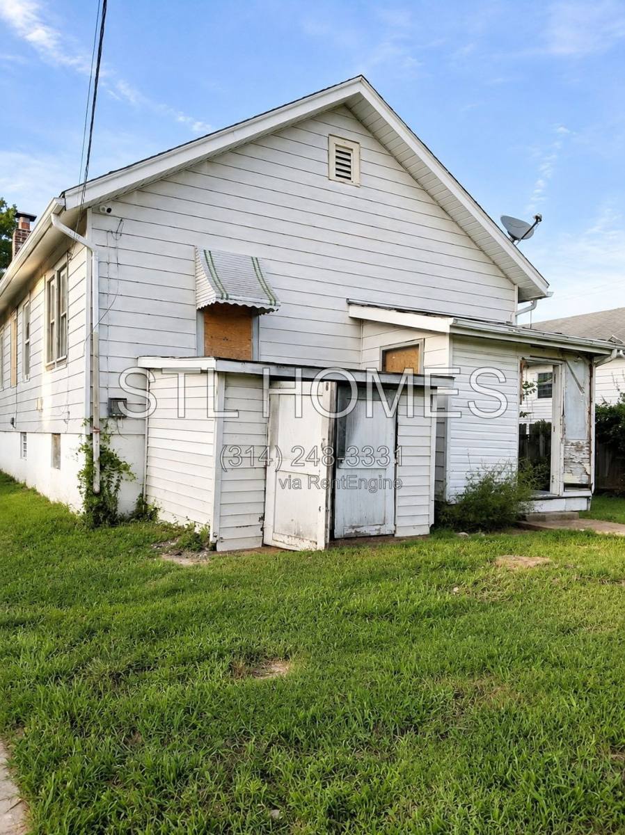 House for rent at 614 Fremont St, St. Louis, MO 63147