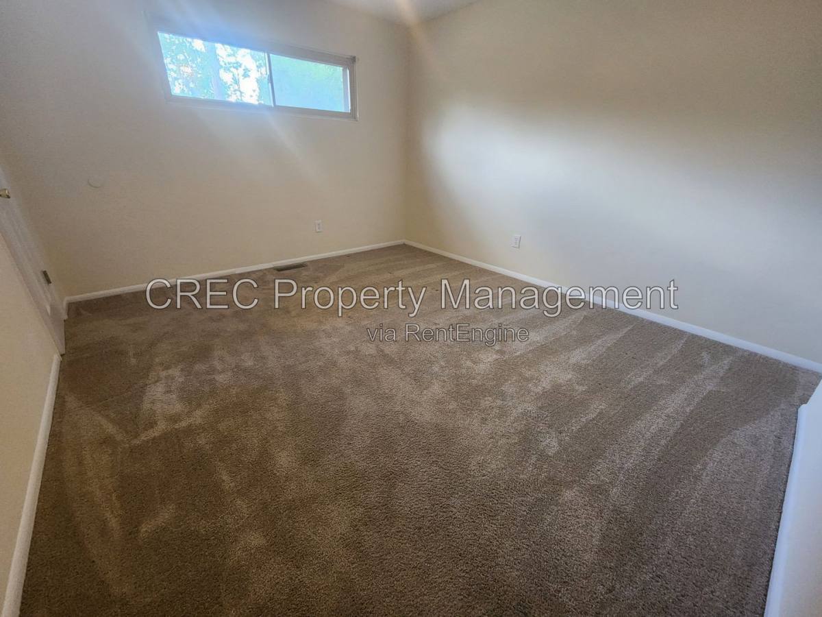 Townhouse for rent at 205 Andrea Lane, Hanahan, SC 29410
