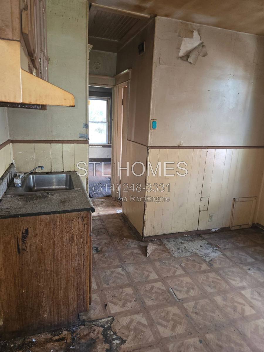 House for rent at 3422 Lucas & Hunt Rd, St. Louis, MO 63121