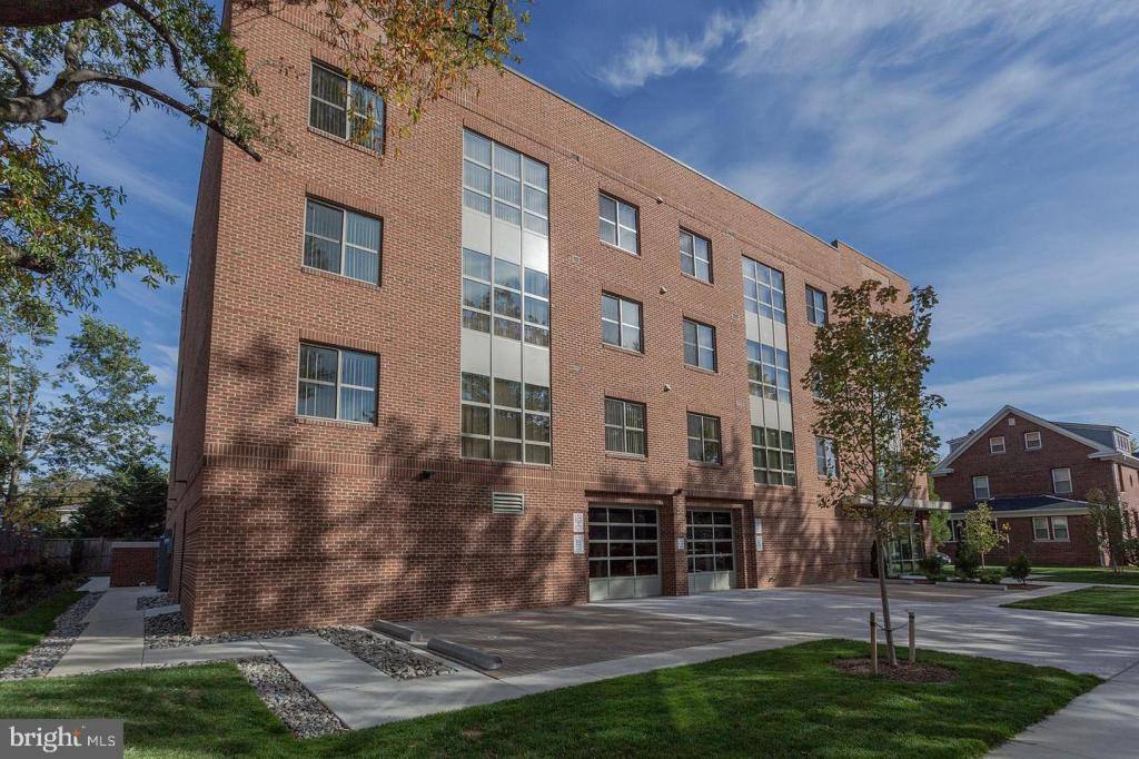 Apartment for rent at 905 N Jackson St, Arlington, VA 22201