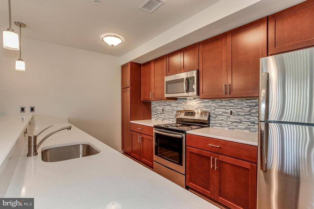 Apartment for rent at 905 N Jackson St, Arlington, VA 22201