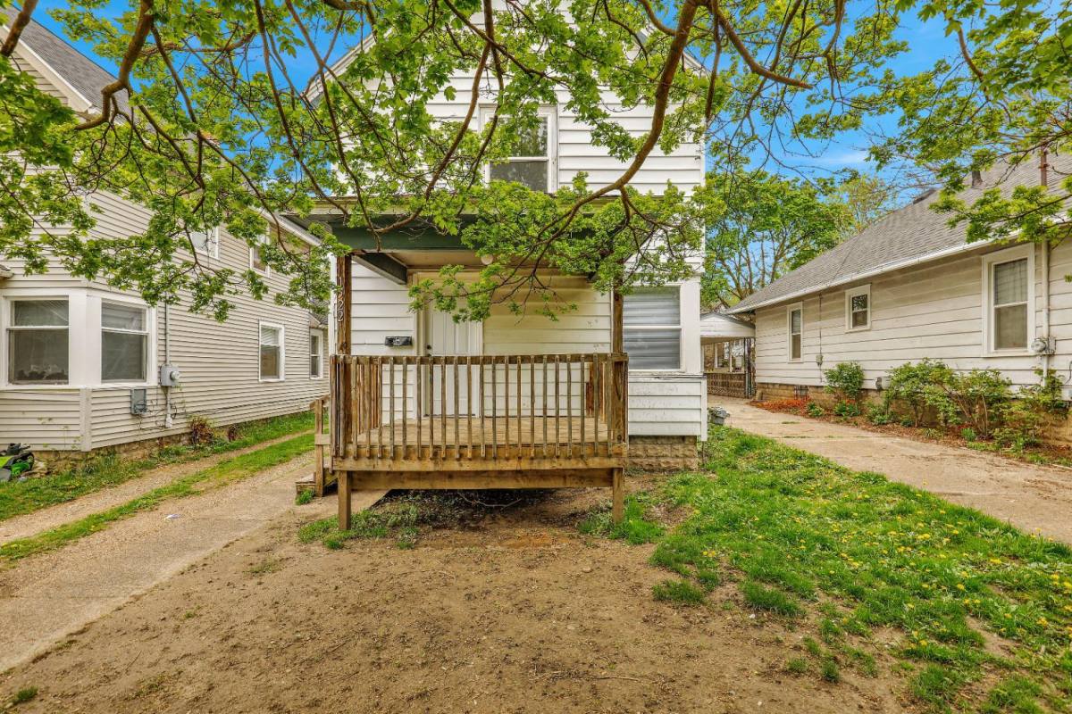 House for rent at 1522 Bailey St, Lansing, MI 48910