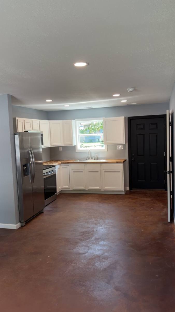 House for rent at 1120 W End Dr, Cuba, MO 65453