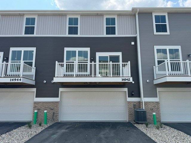 Townhouse for rent at 14942 S McCarthy Cirle, Plainfield, IL 60544