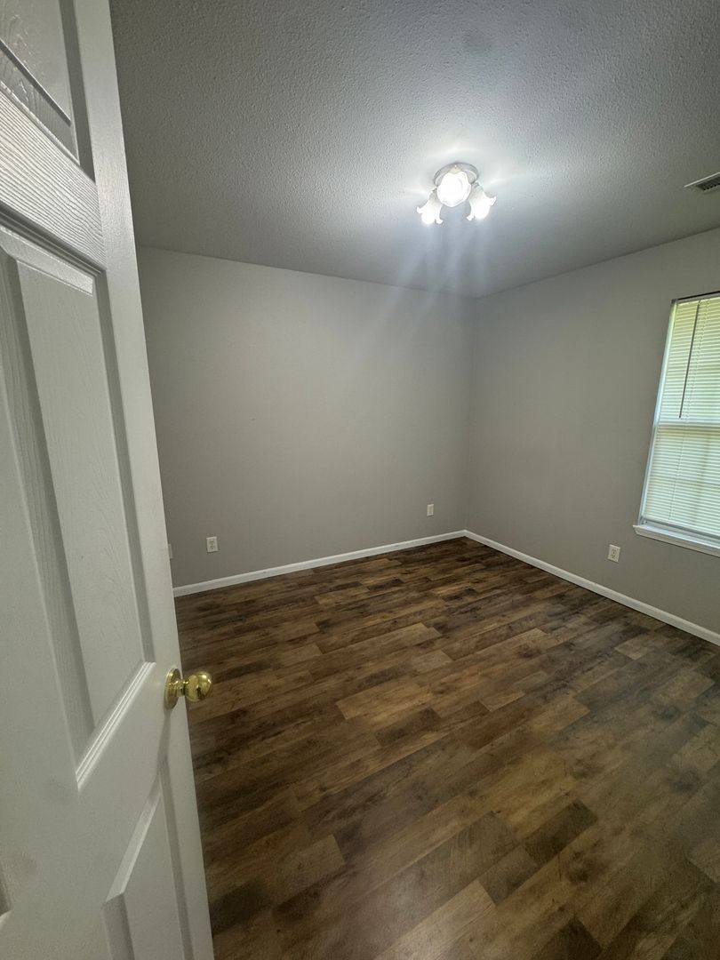 Apartment for rent at 281 N Boston Ave, Bolivar, MO 65613