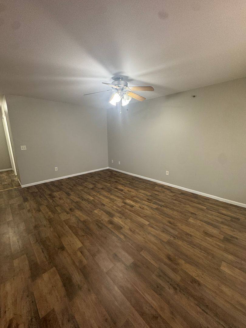 Apartment for rent at 281 N Boston Ave, Bolivar, MO 65613