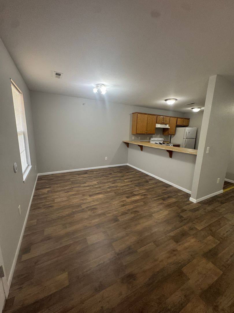 Apartment for rent at 281 N Boston Ave, Bolivar, MO 65613