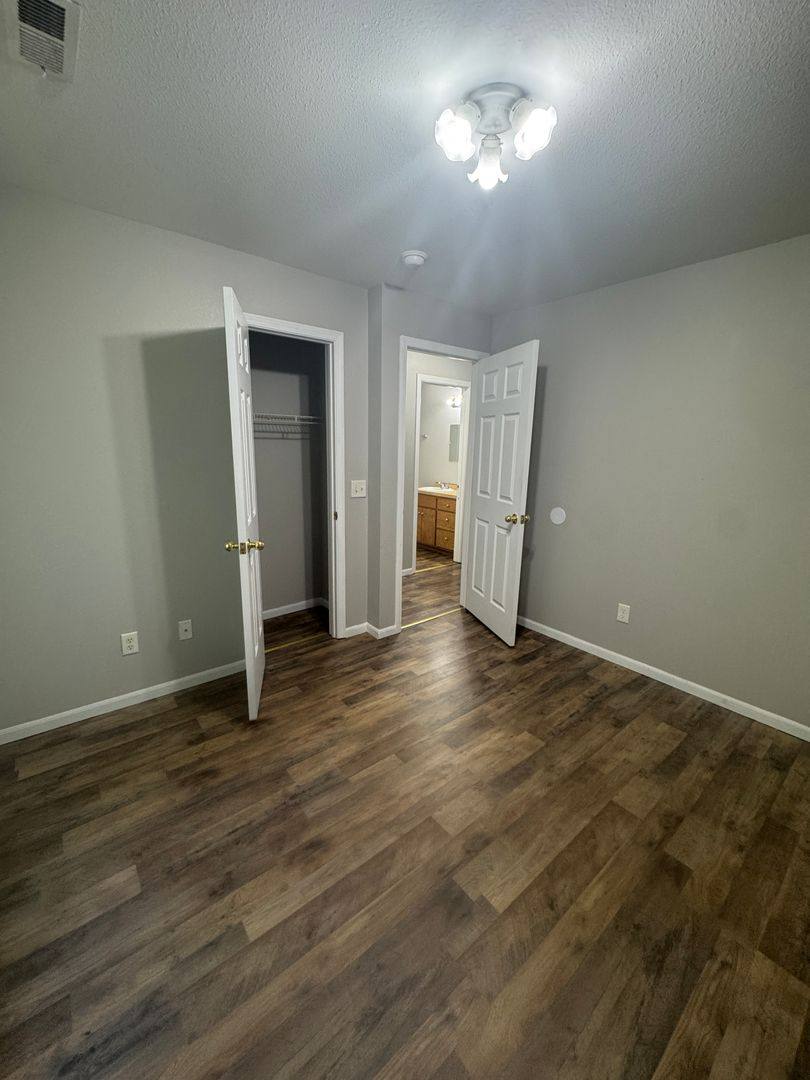 Apartment for rent at 281 N Boston Ave, Bolivar, MO 65613