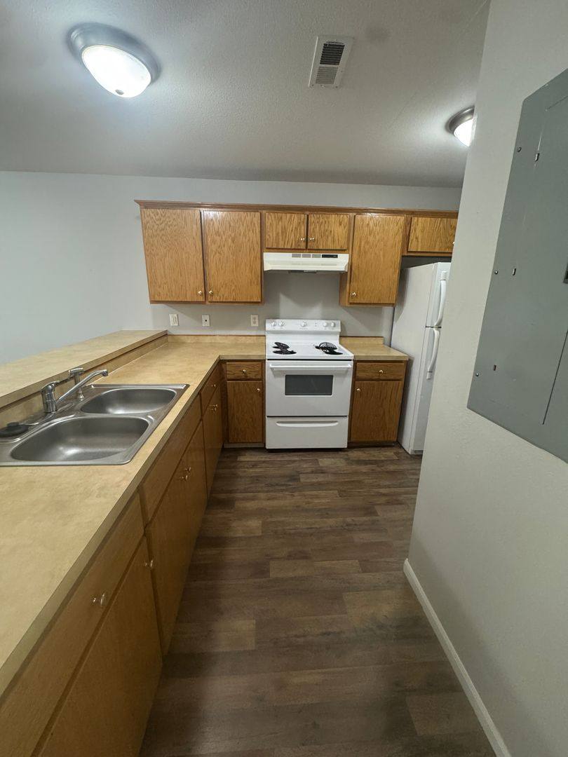 Apartment for rent at 281 N Boston Ave, Bolivar, MO 65613