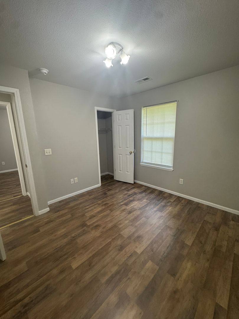 Apartment for rent at 281 N Boston Ave, Bolivar, MO 65613