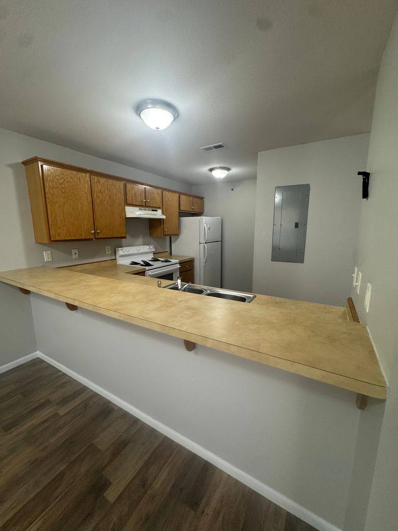 Apartment for rent at 281 N Boston Ave, Bolivar, MO 65613