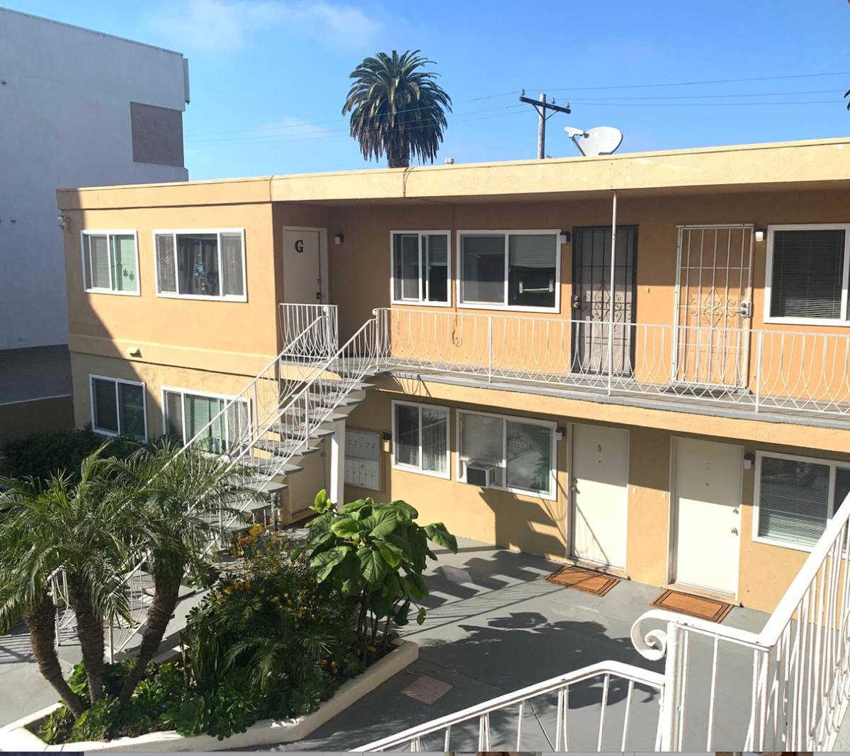 Apartment for rent at 421 N Weitzel St, Oceanside, CA 92054
