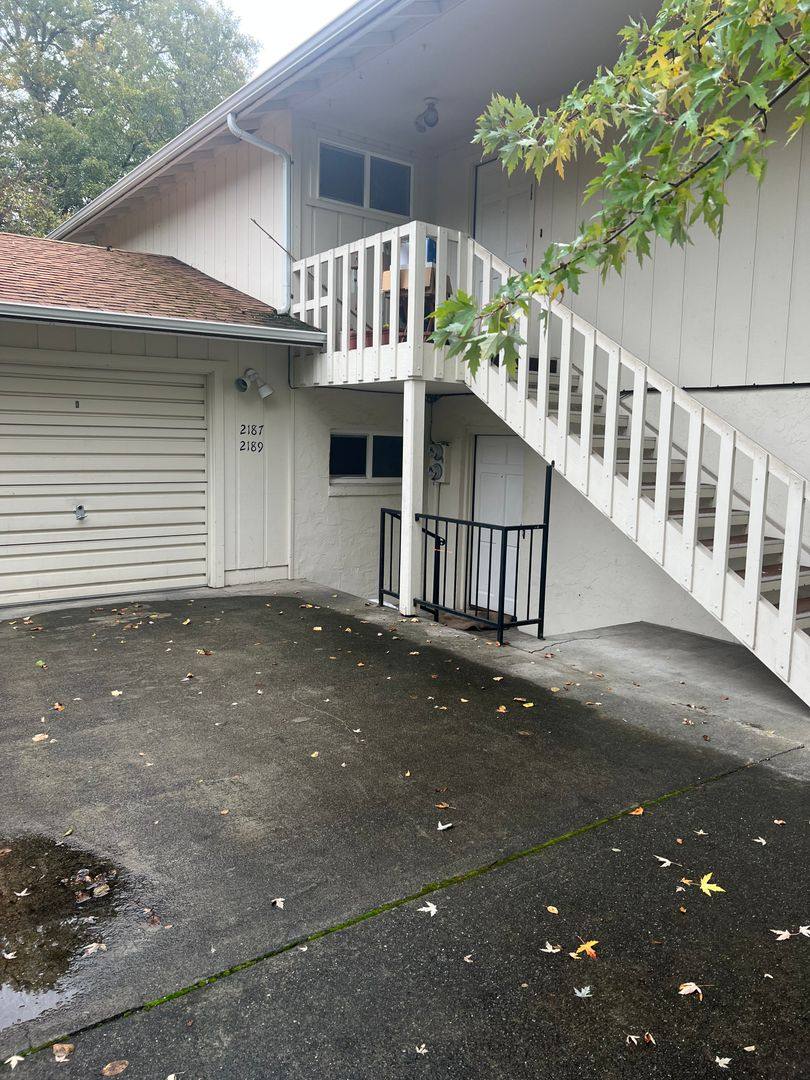 Apartment for rent at 2187 & 2189 NW N Hill Dr, Grants Pass, OR 97526