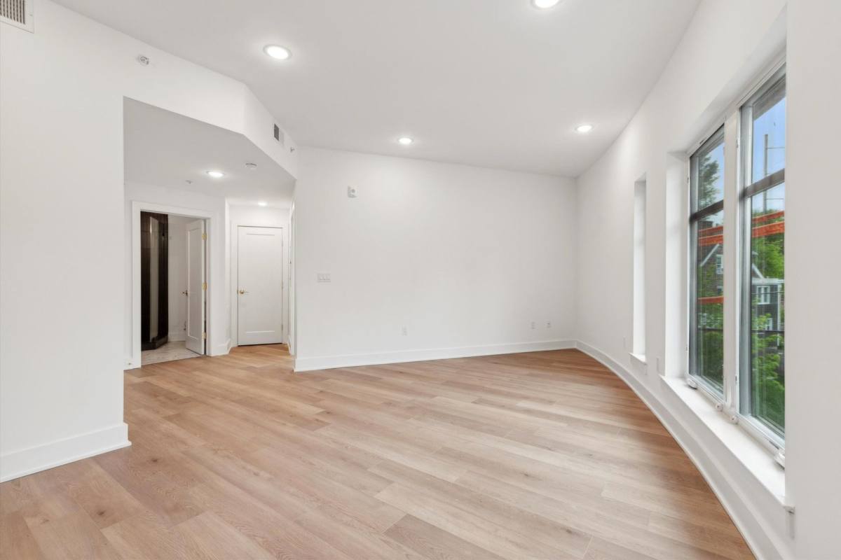 Apartment for rent at 367 W Hortter St, Philadelphia, PA 19119