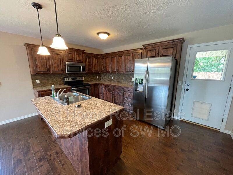 House for rent at 1298 S Venice, Republic, MO 65738