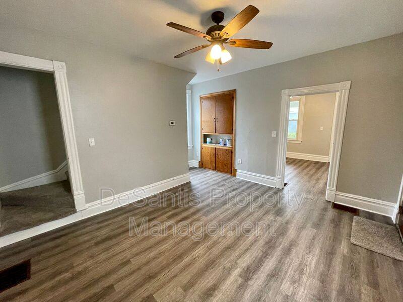 House for rent at 710 4th Ave, Coraopolis, PA 15108