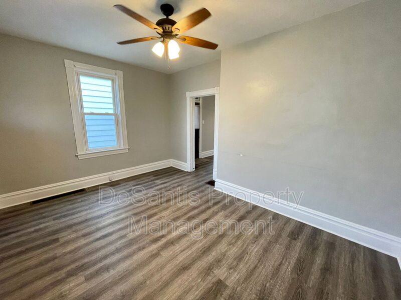House for rent at 710 4th Ave, Coraopolis, PA 15108