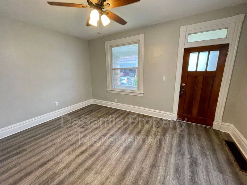 House for rent at 710 4th Ave, Coraopolis, PA 15108