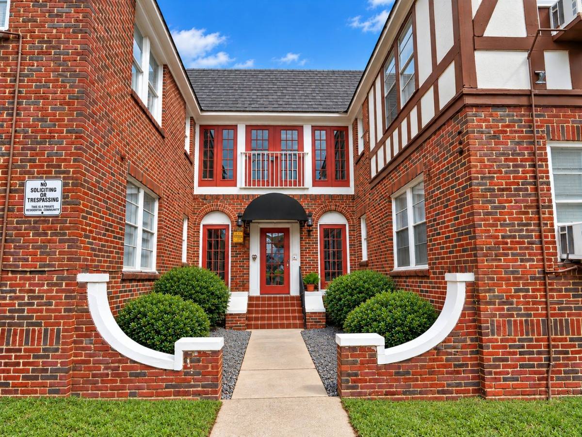Apartment for rent at 3920 Fannin #205, Houston, TX 77004