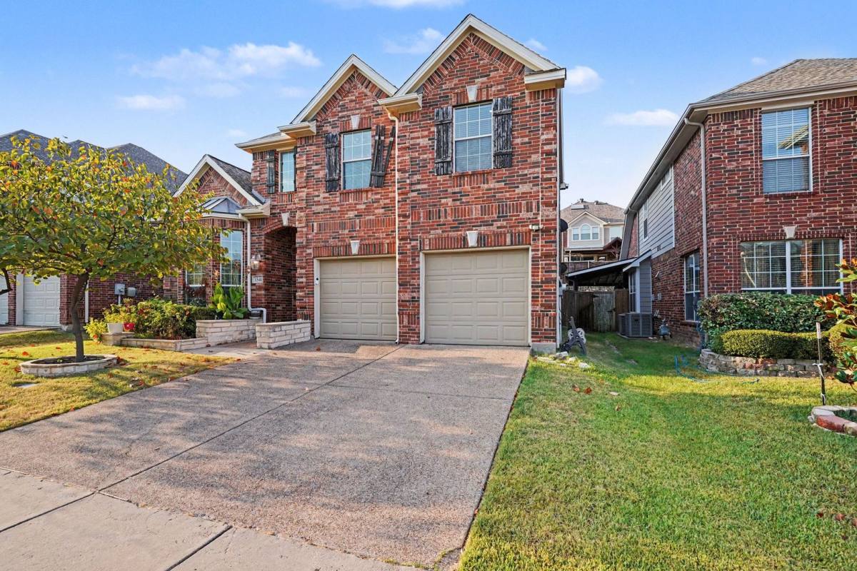 House for rent at 1344 Valley Vista Dr, Irving, TX 75063