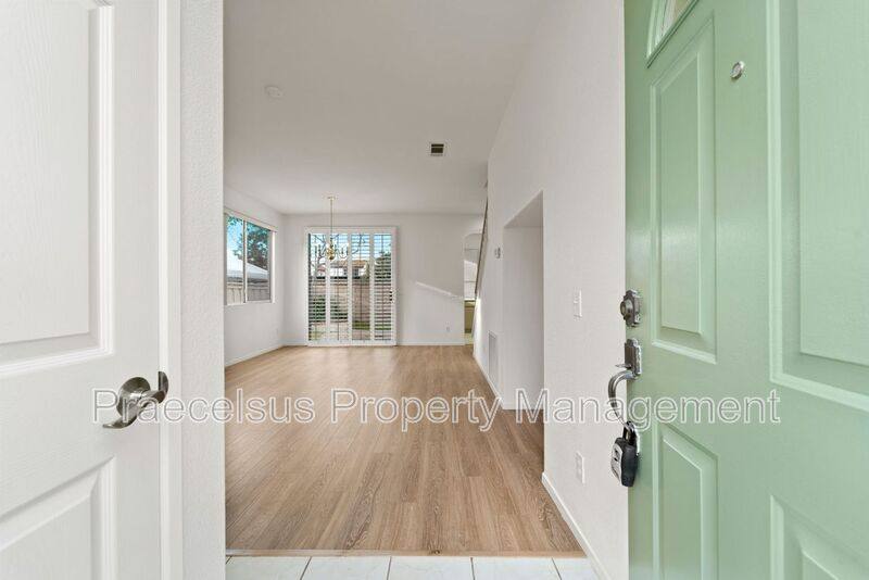 8265 Gold Coast #4, San Diego, CA 92126 - House for Rent - Image 2