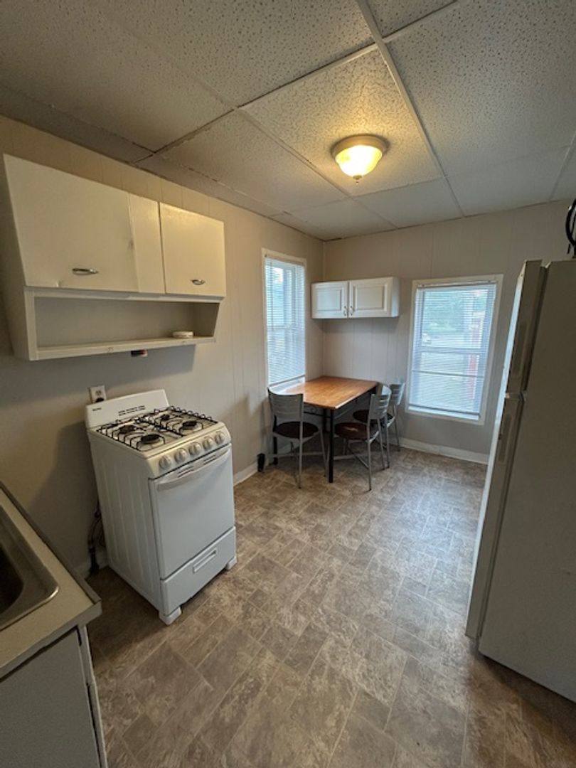 Apartment for rent at 1938-19385 S Washington Ave, Columbus, OH 43207
