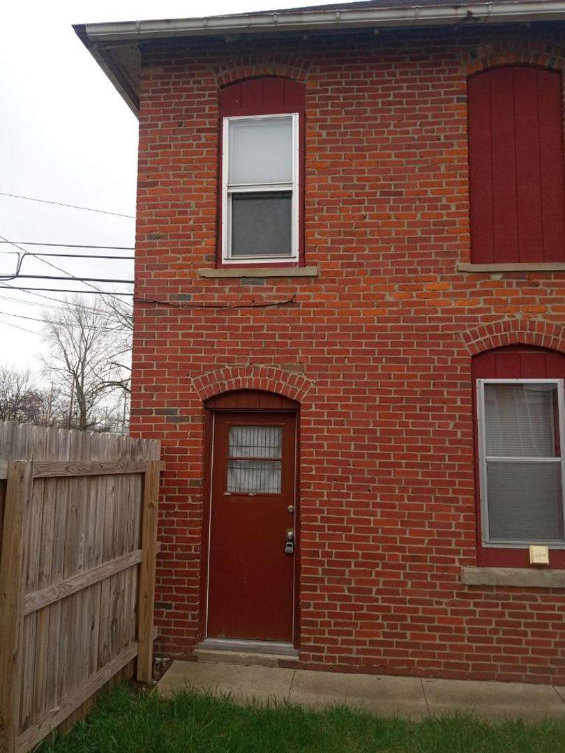 Apartment for rent at 1938-19385 S Washington Ave, Columbus, OH 43207