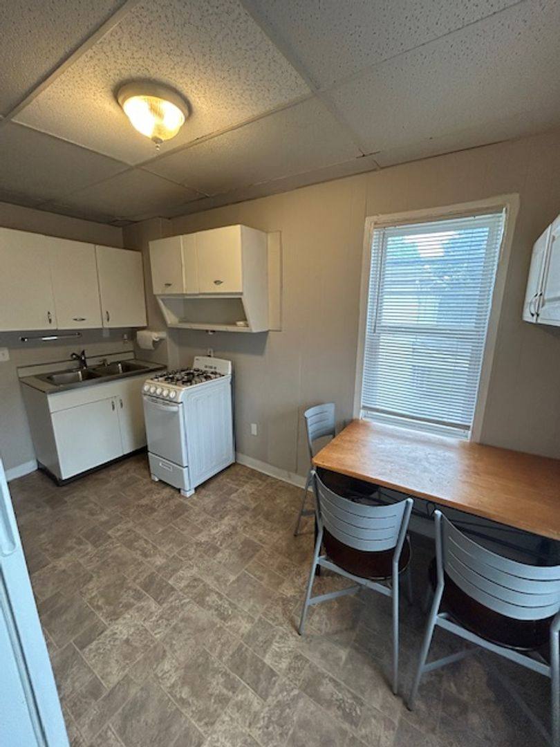 Apartment for rent at 1938-19385 S Washington Ave, Columbus, OH 43207