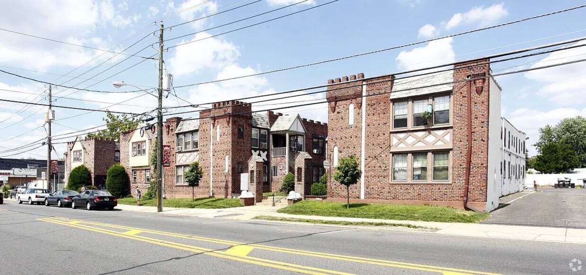 Apartment for rent at 1115 White Horse Pike, Oaklyn, NJ 08107