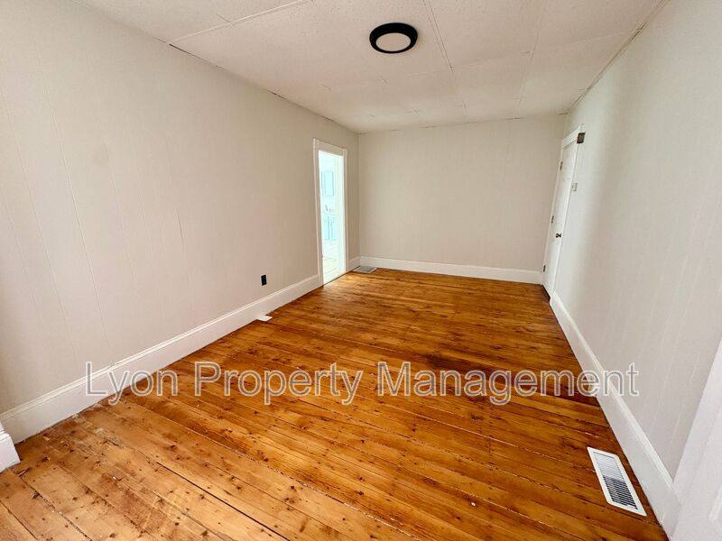 Apartment for rent at 37 Mechanic Ave #1L, Woonsocket, RI 02895