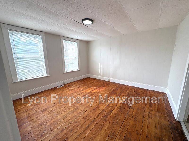 Apartment for rent at 37 Mechanic Ave #1L, Woonsocket, RI 02895