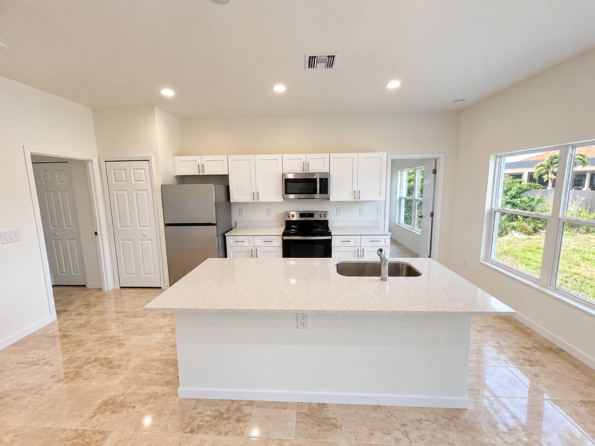 2617 41st St W, Lehigh Acres, FL 33971 - House for Rent - Image 3