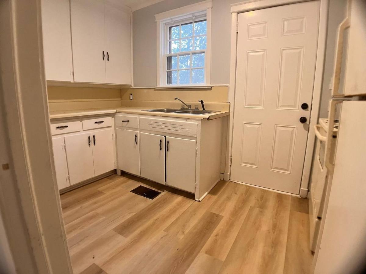 Apartment for rent at 2218 Palmetto St, Montgomery, AL 36107