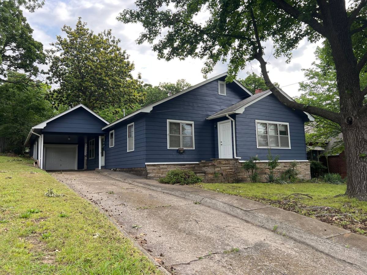 House for rent at 416 W Shawnee Ave, Tahlequah, OK 74464