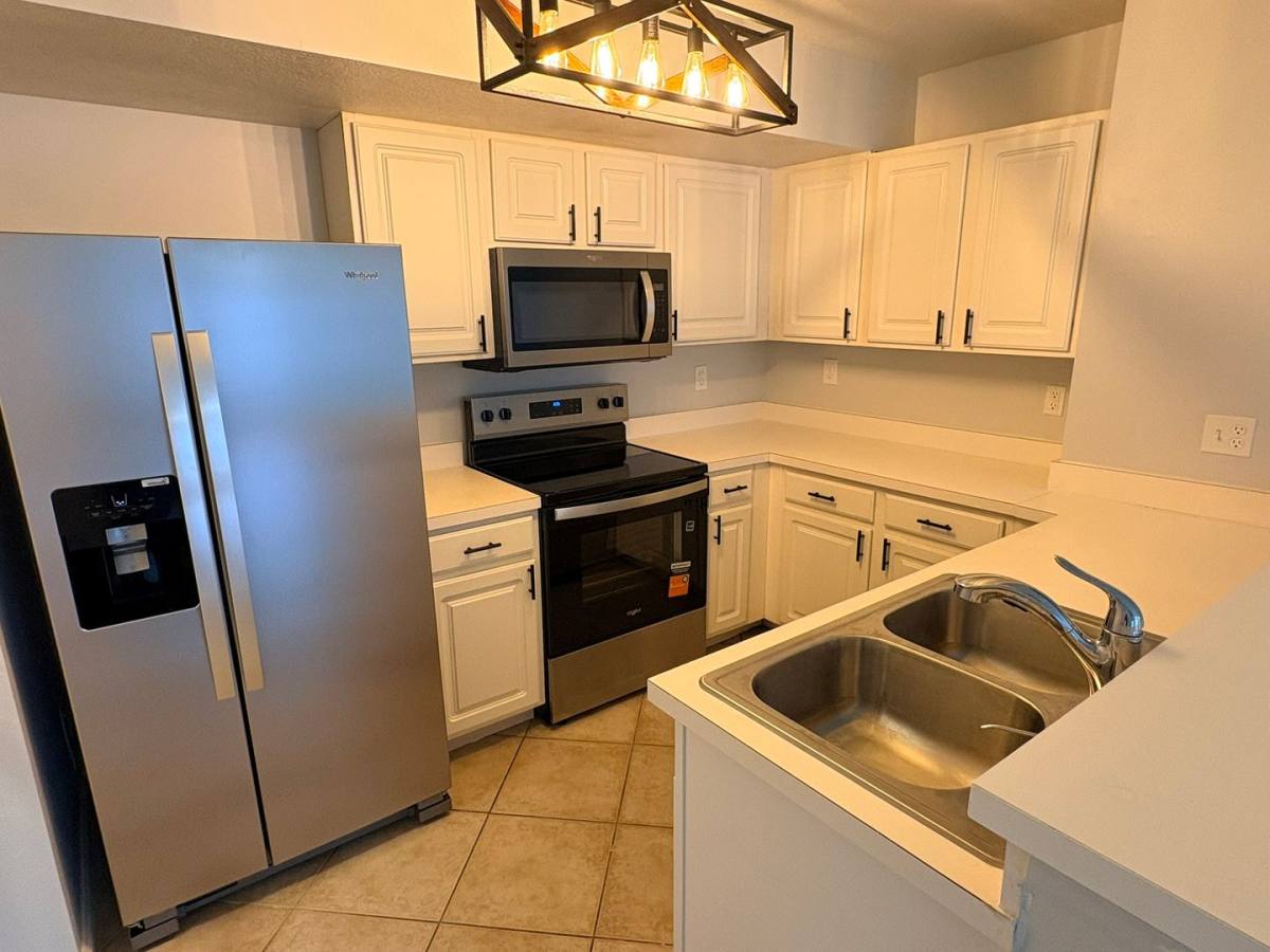 Condo for rent at 4109 Residence Dr #506, Fort Myers, FL 33901