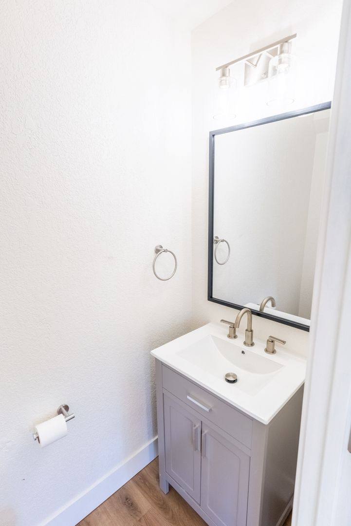 Townhouse for rent at 2647 Alamo Dr, Anderson, CA 96007