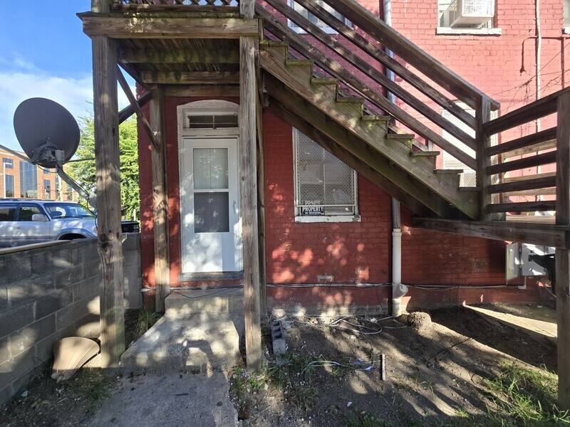 Apartment for rent at 217 E Leigh St #1, Richmond, VA 23219