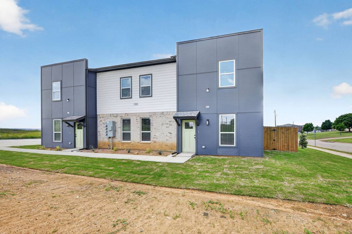 Townhouse for rent at 10520 Tube Dr, Hurst, TX 76053
