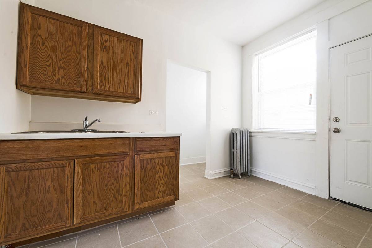 1500-02 E 73rd St, Chicago, IL 60619 - Apartment for Rent - Image 2